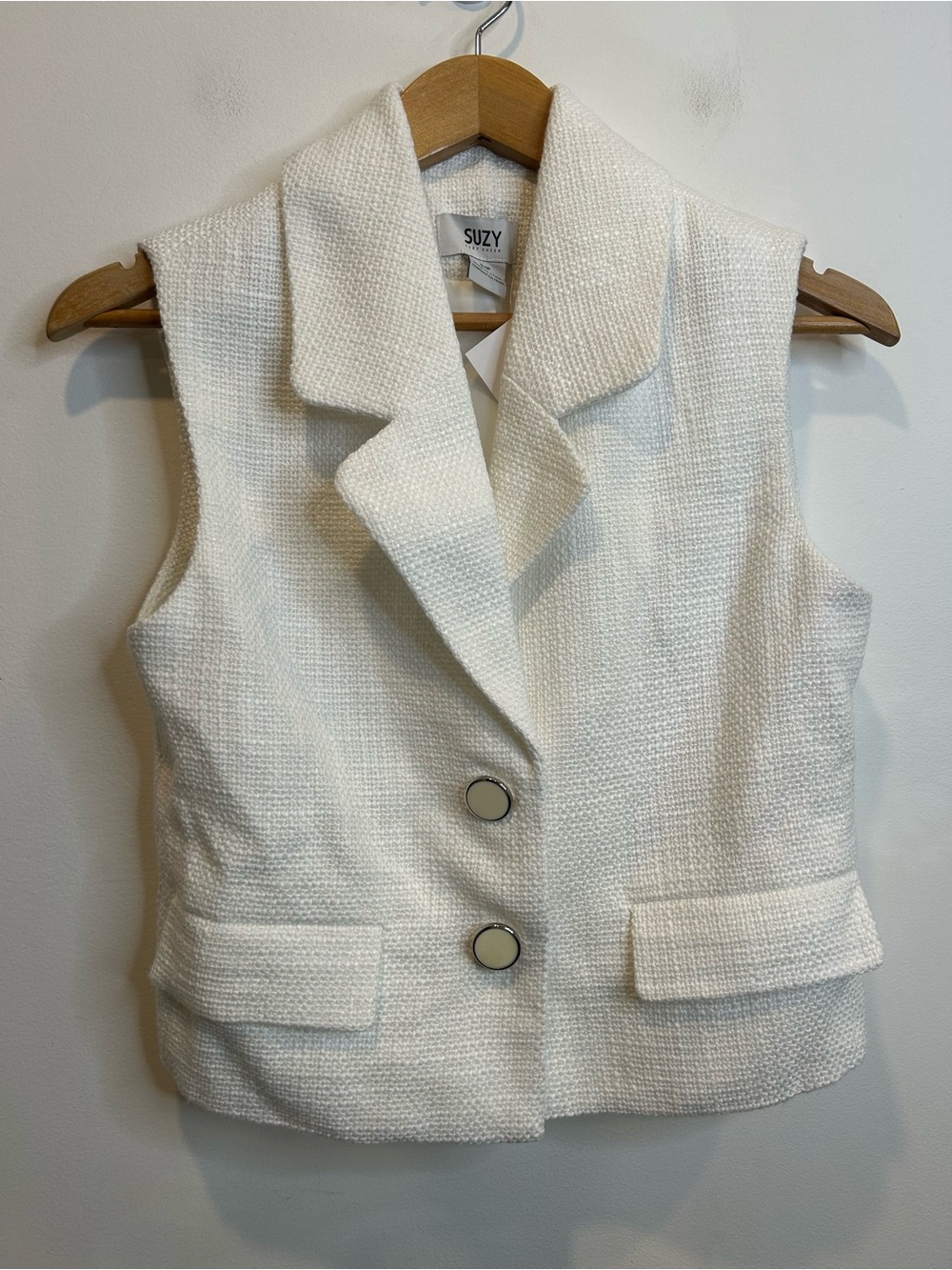 Suzy Shier white tweed sleeveless cropped vest